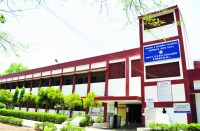 बंपर आवेदन के बाद छात्र प्रवेश में नहीं ले रहे रूचि, सीटें भरने कॉलेजों में तीसरी मेरिट सूची जारी