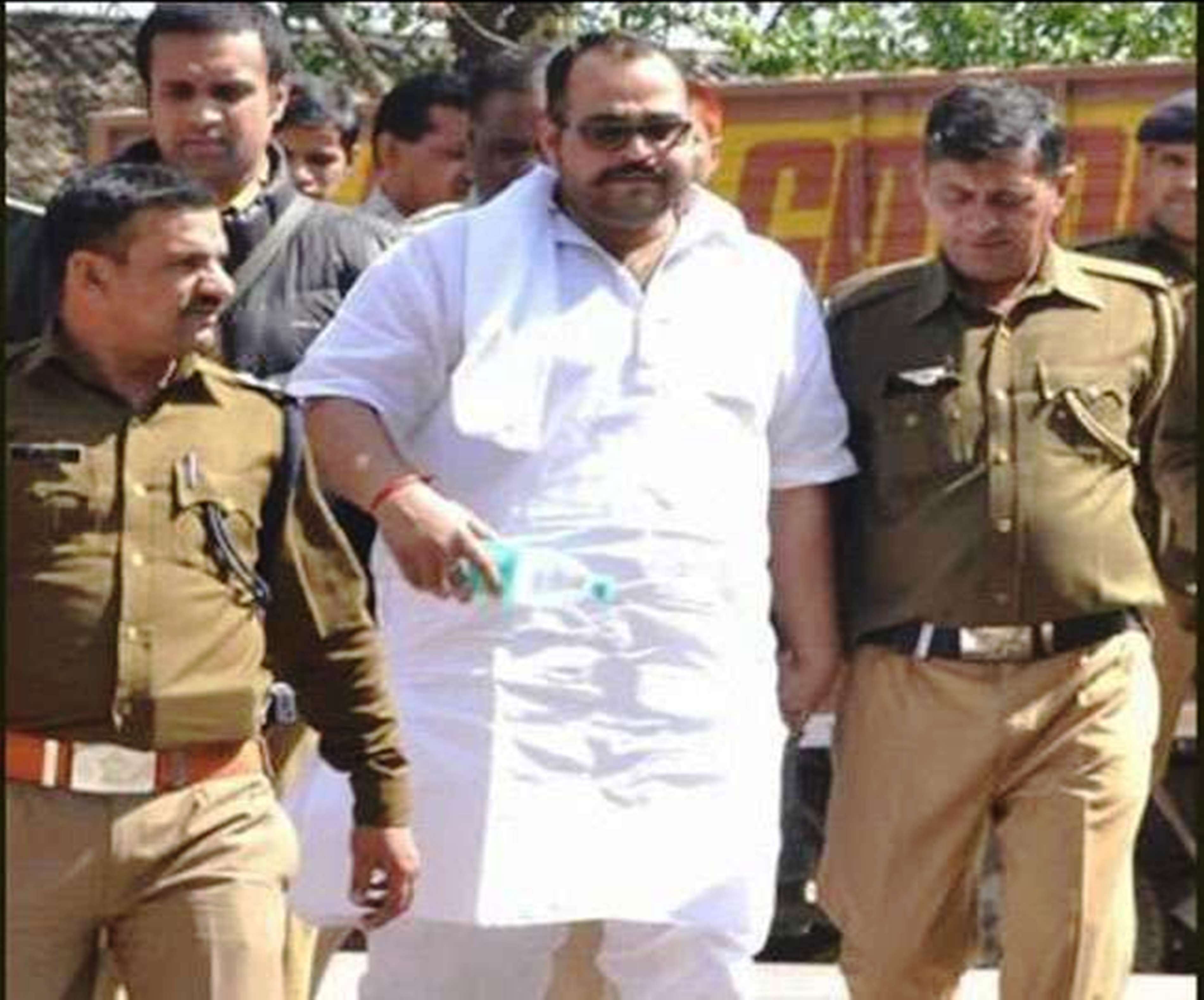 life threatening of sunil rathi in fatehgarah jail in kanpur news