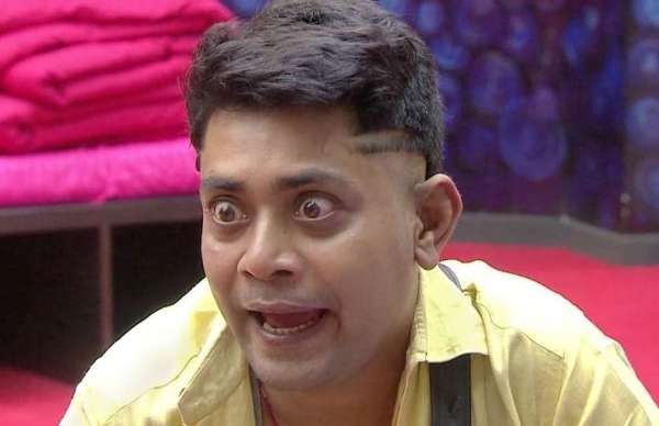 bigg boss 11 contestant sabyasachi accident news escape unhurt