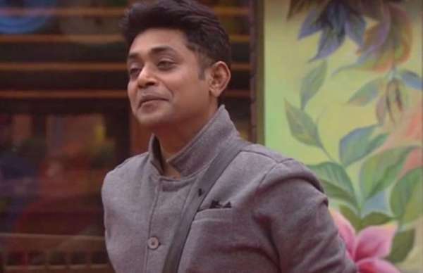 bigg boss 11 contestant sabyasachi accident news escape unhurt