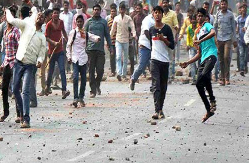 Stone pelting on truck in Kerala, death of Khalasi