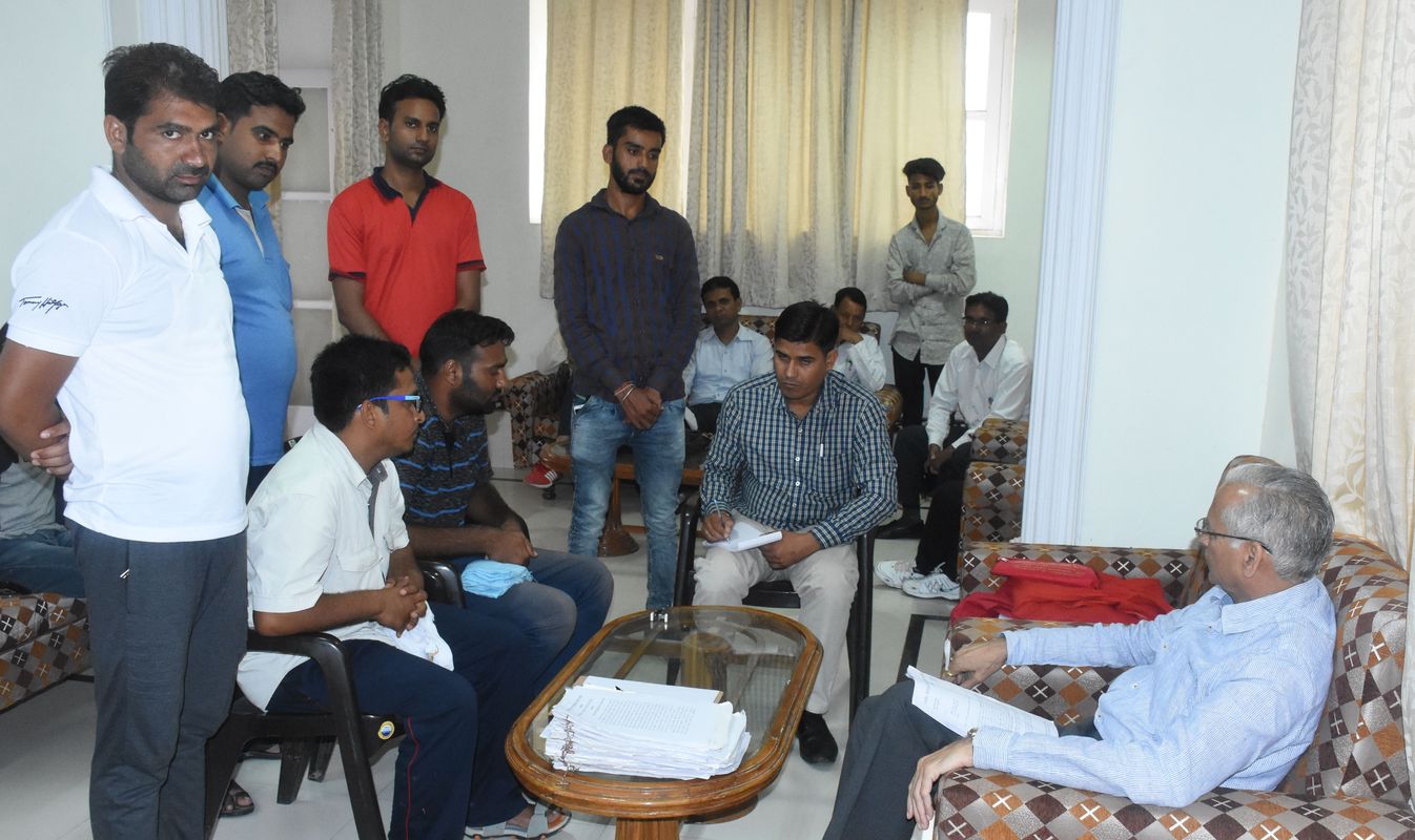 जनसुनवाई: न्यायमूर्ति टांटिया ने 14 प्रकरणों में मांगी रिपोर्ट, देखिये वीडियो