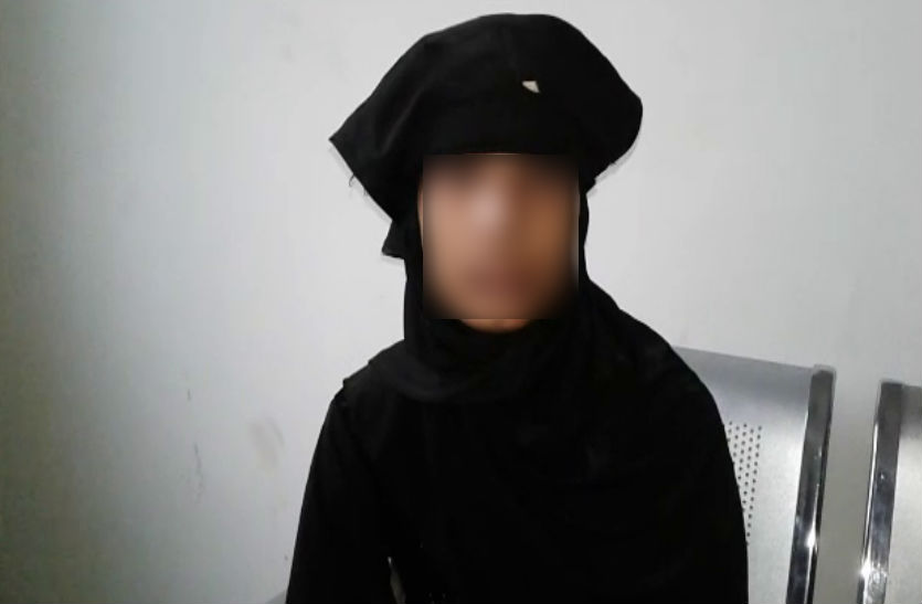 मथुरा में सामने आया तीन तलाक का मामला, तलाक देकर पति बना रहा भाई से हलाला का दबाव