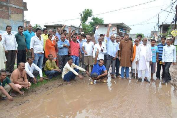 मारुति नगर वार्ड का शहर से संपर्क टूटा, कारण है बडा चौकानें वाला