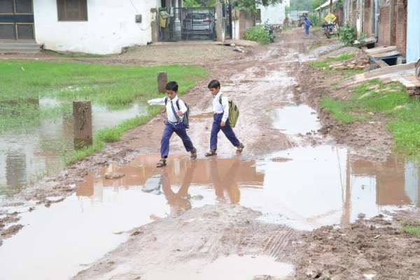 मारुति नगर वार्ड का शहर से संपर्क टूटा, कारण है बडा चौकानें वाला