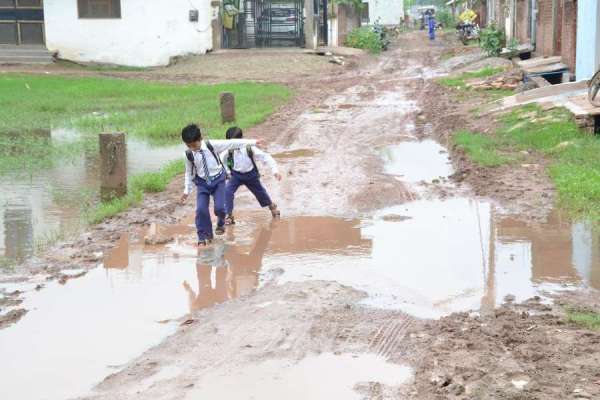 मारुति नगर वार्ड का शहर से संपर्क टूटा, कारण है बडा चौकानें वाला