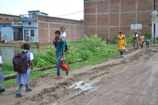 मारुति नगर वार्ड का शहर से संपर्क टूटा, कारण है बडा चौकानें वाला