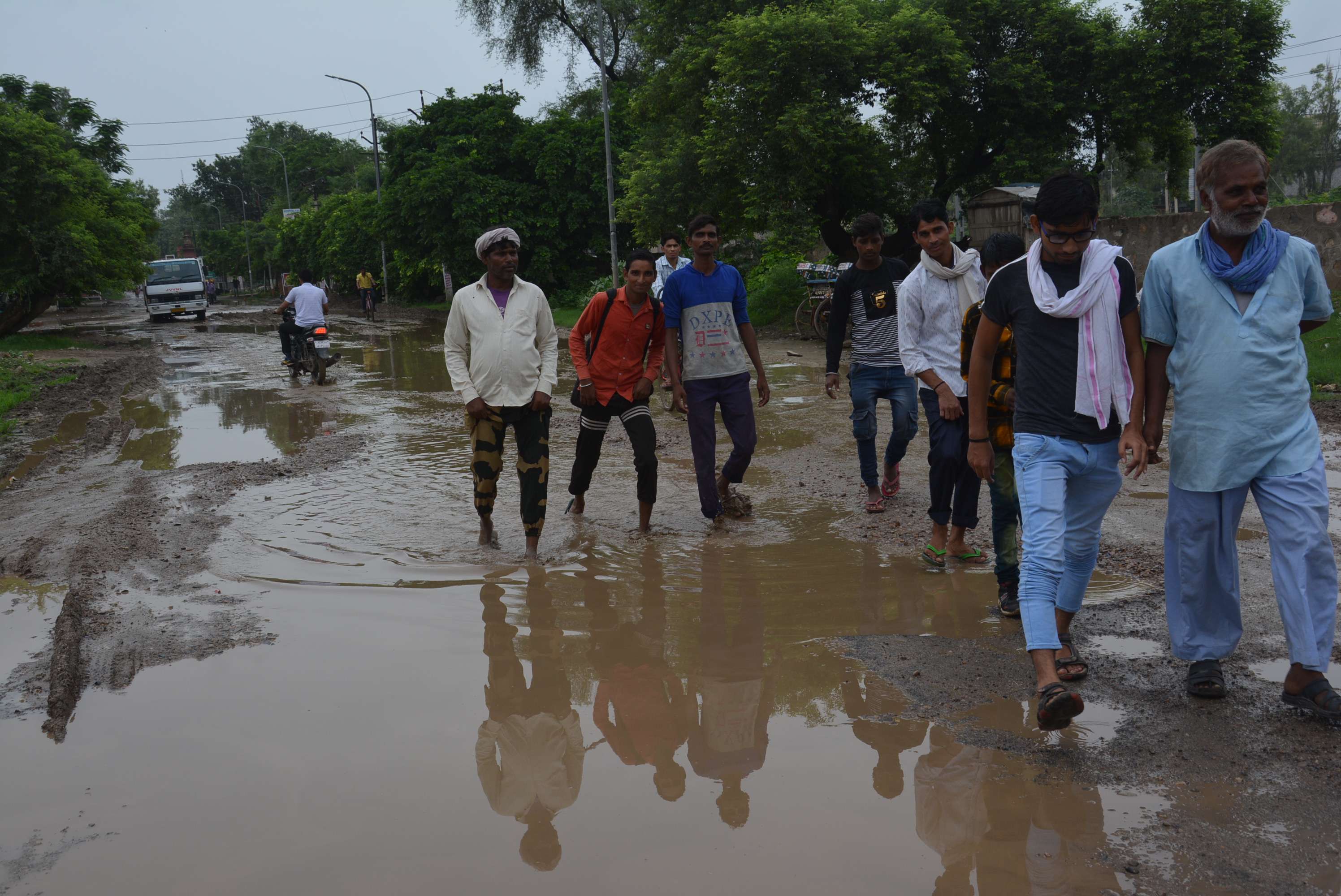 Very Bad condition of station road in alwar
