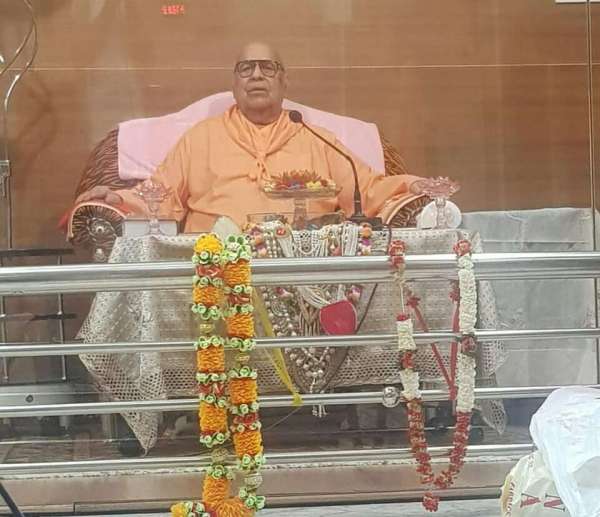 सच्चिदानंद गुरुदेव की झलक पाने उमाड़ा जनसैलाब, धारकुंड़ी में श्रद्धालुओं का रेला