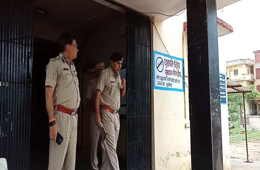 Alwar New SP Rajendra Singh inspection in police station of districts