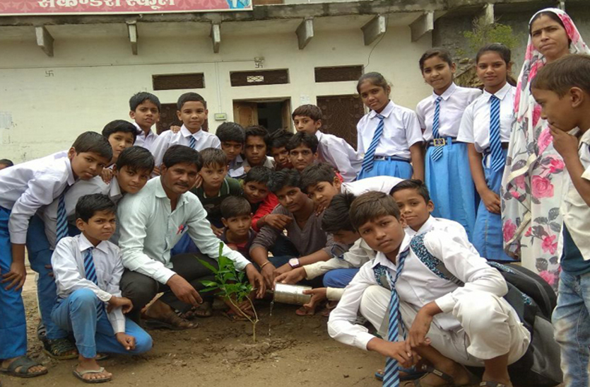 #Patrika campaign: hariyaalo Rajasthan Planting Plant
