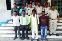 आरोपियों को पुलिस ने गिरफ्तार कर जेल दाखिल किया