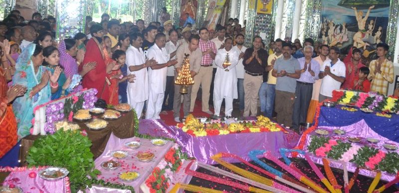 गुरू पूर्णिमा पर मंदिरों में पंचामृत अभिषेक