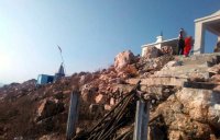 In singrauli  of the country, there is such a temple where bees do security