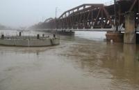 खतरे के निशान से ऊपर यमुना, केजरीवाल सरकार ने बुलाई आपात बैठक