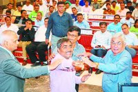 The trader says- Surat's textile industry is being wasted from GST, save