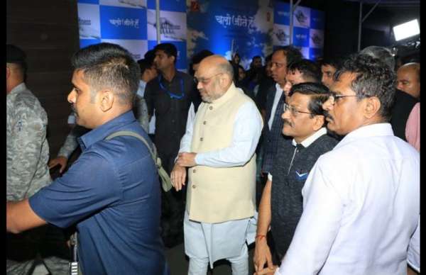 kangana ranaut narendra modi screening chalo jeete hain