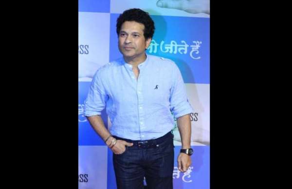 kangana ranaut narendra modi screening chalo jeete hain