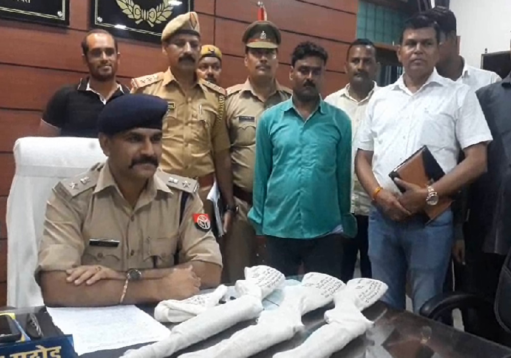 गंगा कटरी में पुलिस ने किया असलहा फैक्ट्री का भंडाफोड़