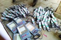 सात साल की गारंटी वाला एलईडी बल्ब दो माह में ही तोड़ रहा दम, सड़क पर रोशनी की जगह अब भी अंधेरा