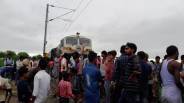 villagers stopped the train for 2 hours Ghatampur in kanpur