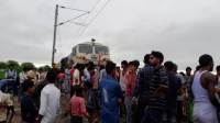 villagers stopped the train for 2 hours Ghatampur in kanpur