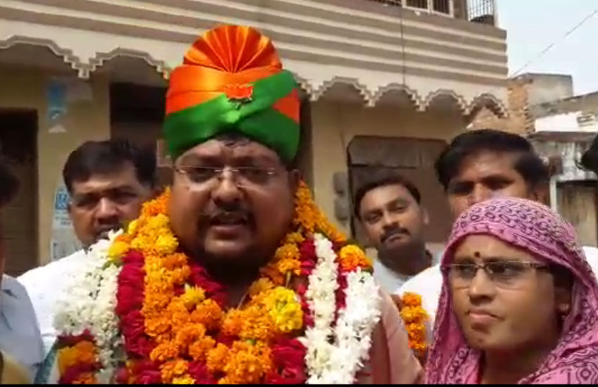 लोकसभा चुनाव 2019 के लिए भाजपा ने हाथरस में गौरव आर्य पर लगाया दांव, देखें वीडियो