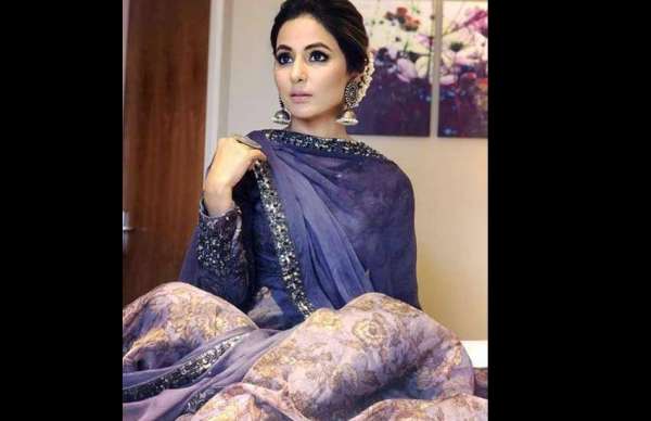 hina khan in london beautiful photos goes viral