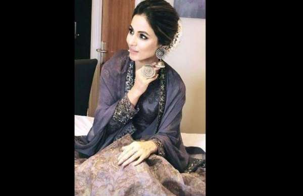 hina khan in london beautiful photos goes viral