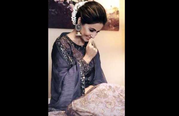 hina khan in london beautiful photos goes viral