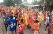 women took out unique kanwad yatra