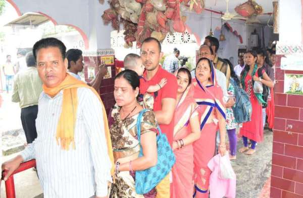 Photo Gallery : डमरू वाले बाबा का जलाभिषेक करने कनकेश्वरधाम में इस तरह लगा रहा श्रद्धालुओं का तांता