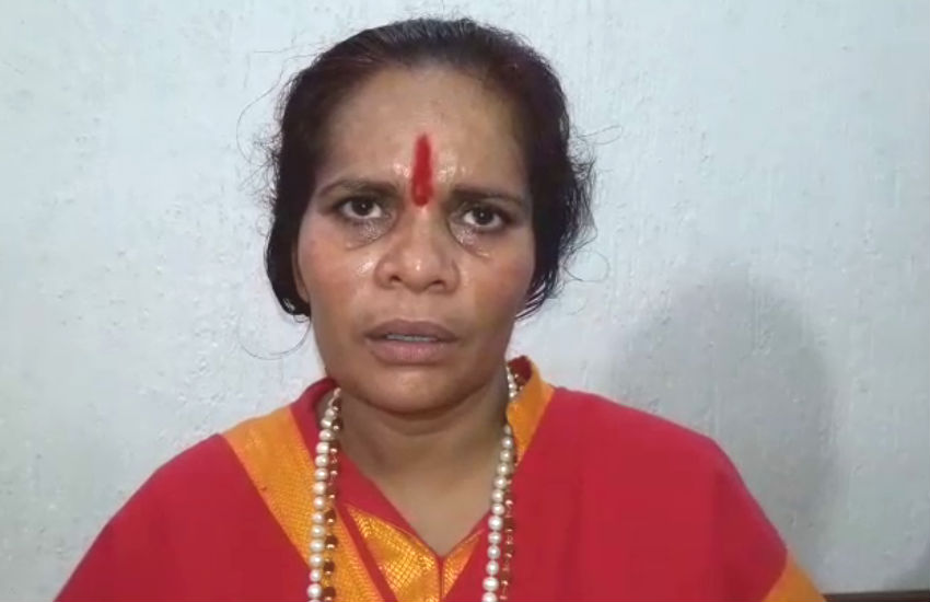 साध्वी प्राची ने तलाक पीड़ित मुस्लिम महिलाओं से कहा- इस्लाम छोड़ हिन्दू बनो, हलाला से मुक्ति पाओ, देखें वीडियो
