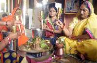 Photo Gallery : चक्रधर नगर दुर्गा मंदिर में मिट्टी का शिवलिंग बनाकर श्रद्धालुओं ने की विशेष पूजा अर्चना