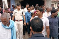 Breaking : पुलिस ने दबंगों के खिलाफ नहीं की कार्रवाई तो पीडि़त युवक ने क्षुब्ध होकर की खुदकुशी, परिजन पहुंचे थाने