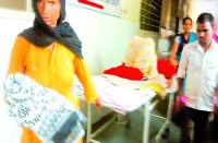 Women delivery on hospital gate got no facilities in janana hospital