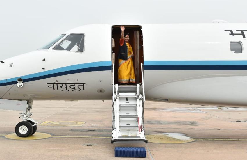 विदेश मंत्री सुषमा स्वराज मध्य एशियाई देशों के लिए रवाना, भारत को कई फायदे