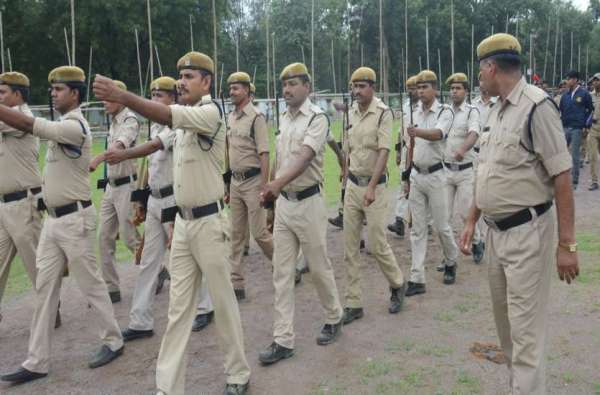 सीएसईबी मैदान में परेड की तैयारी