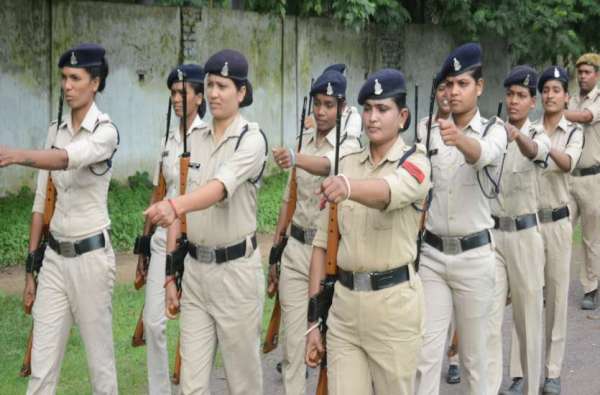 सीएसईबी मैदान में परेड की तैयारी