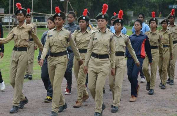 सीएसईबी मैदान में परेड की तैयारी