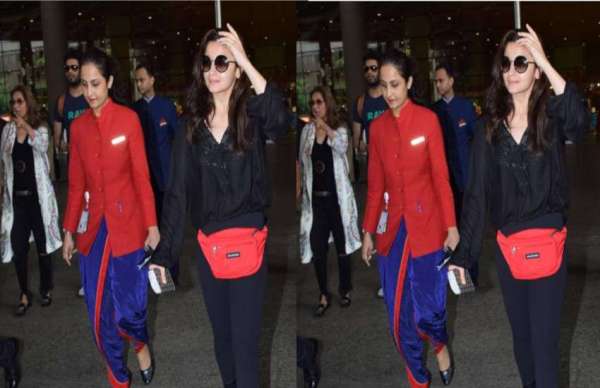Alia bhatt and Dimple Kapadia spotted at mumbai airport