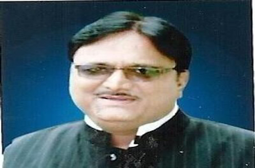 खुद की दावेदारी के लिए अन्य दावेदारों की जमकर खोली पोल