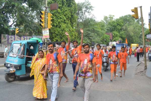 Beautiful pics of the devotees of Bhola in the month of Savan