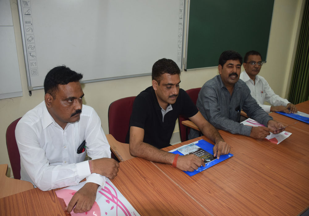rashtrakavi maithilisharan gupt award goes to prof nandkishor pandey