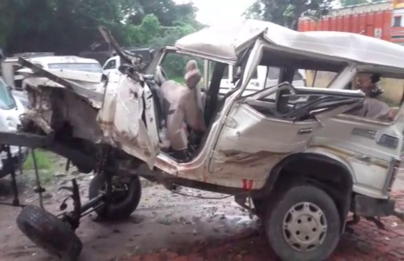 Jaunpur road accident
