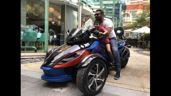 kajol and her husband ajay devgan and son