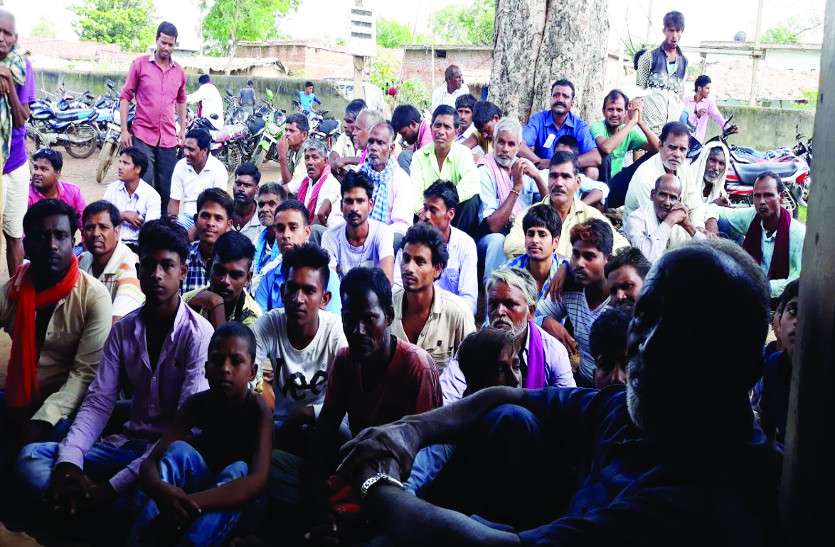 Video- झलमला के सरपंच-सचिव पर ग्रामीणों ने लगाया आरोप पर आरोप, इन ग्रामीणों ने क्या कहा, पढि़ए खबर...