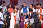 Photo Gallery : सीएम के आते ही हितग्राहियों के चेहरों पर दिखी खुशियां, जिले में इतने लोगों को मिला स्मार्ट फोन
