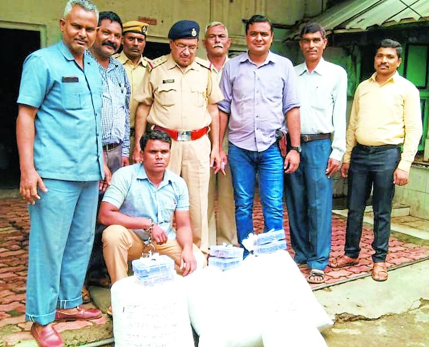 One caught with a group of 44 kg Ganja in Puri-Ahmedabad Express