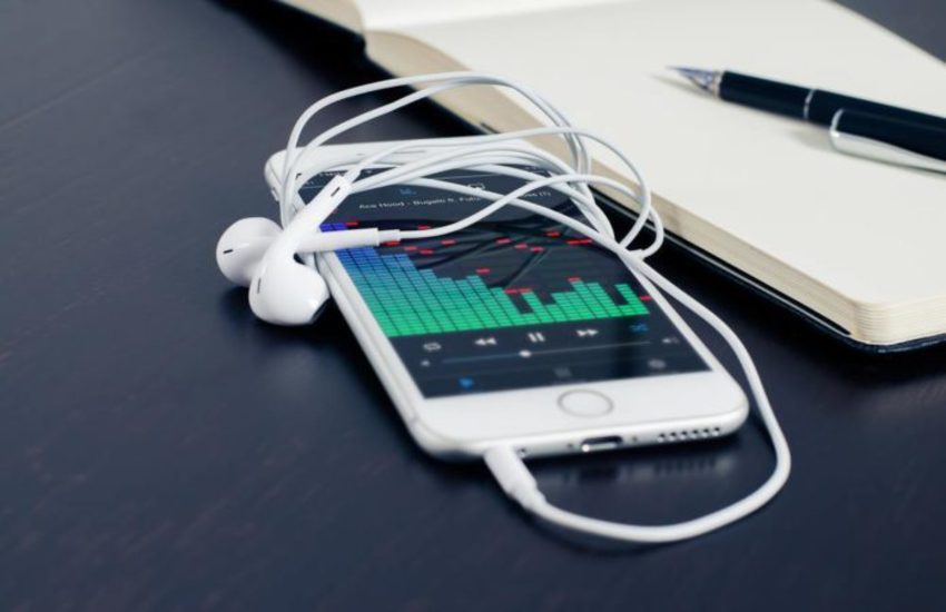 Apple का बड़ा फैसला! अब iPhone के साथ नहीं मिलेगा हैडफोन